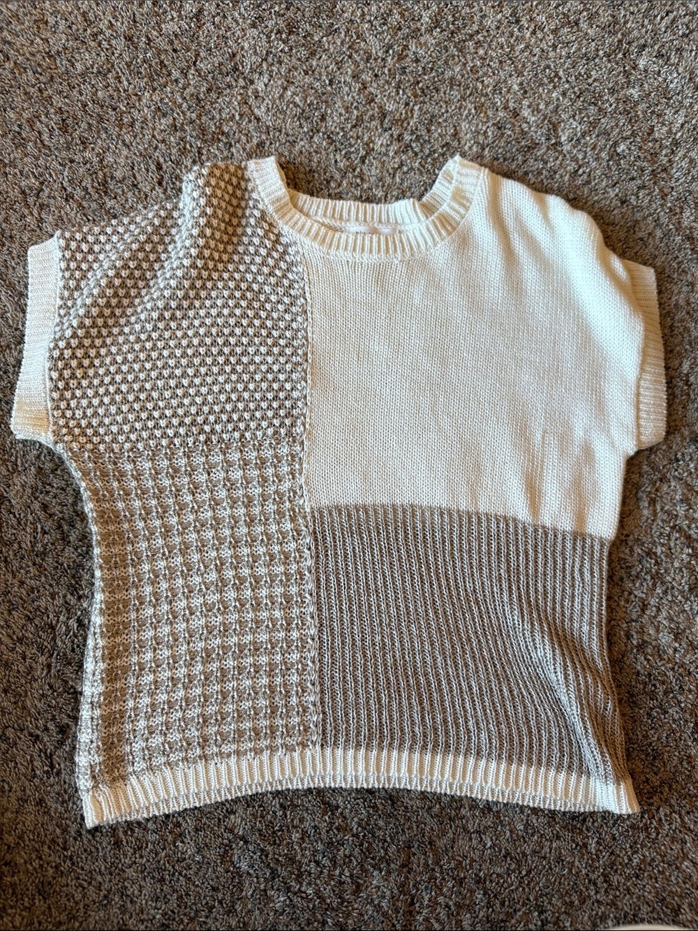 Blu Pepper Cream and Taupe Colorblock Short-Sleeve Knit Sweater